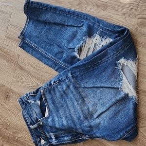NWOT SZ14 AMERICAN EAGLE MOM STRAIGHT JEANS